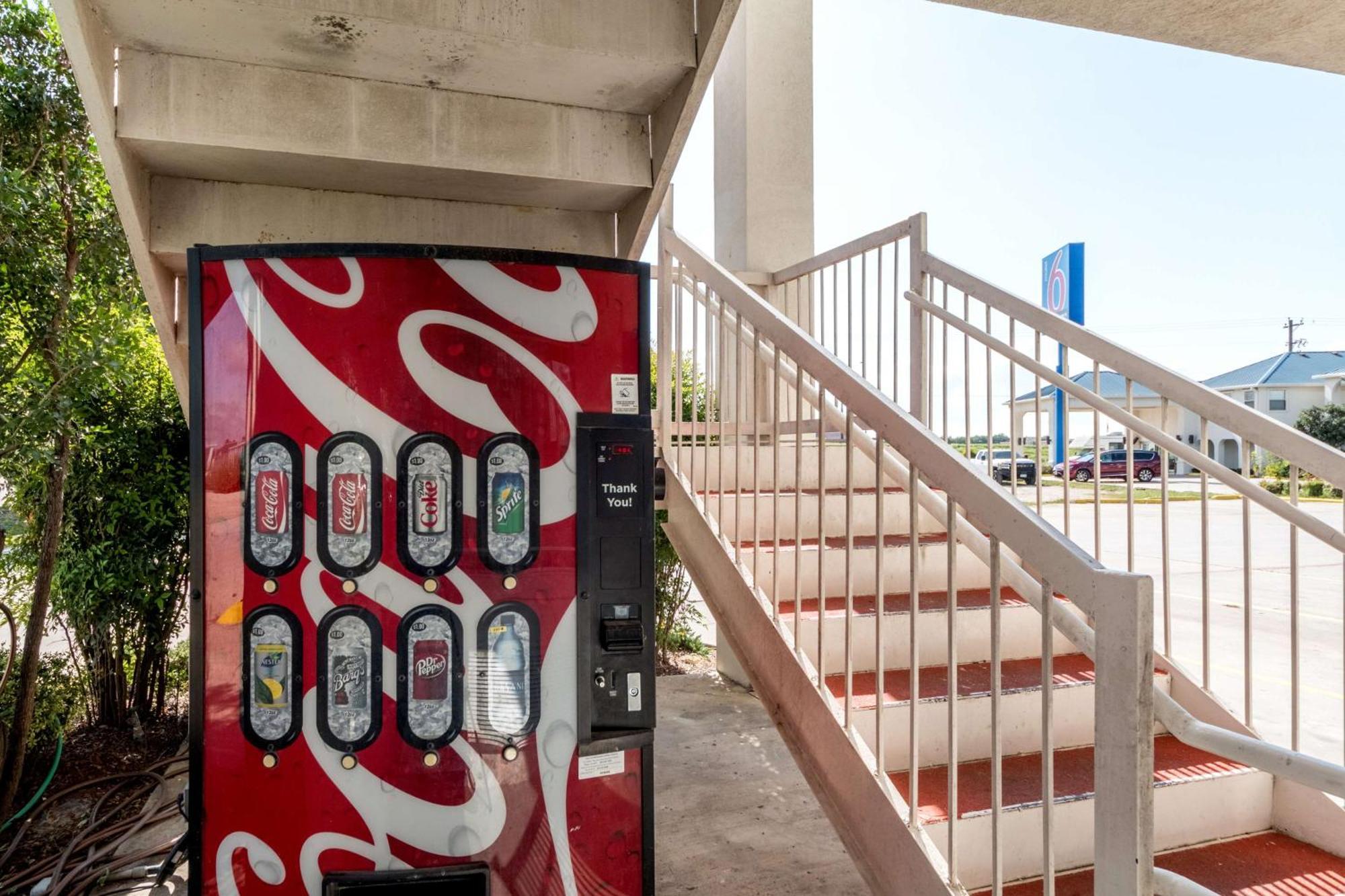 Motel 6 Seguin Tx Eksteriør billede