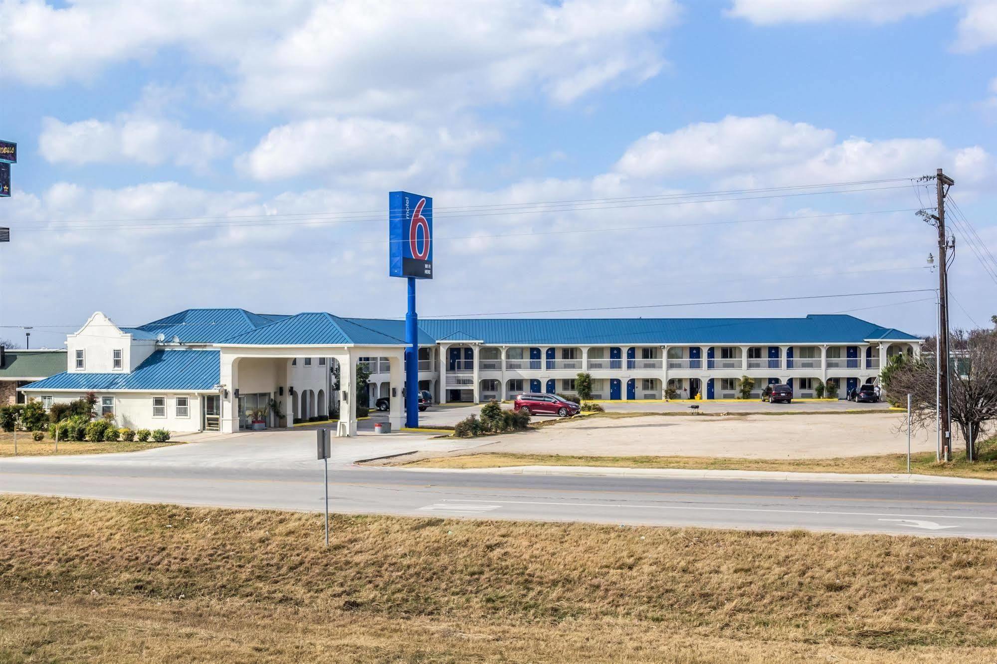 Motel 6 Seguin Tx Eksteriør billede