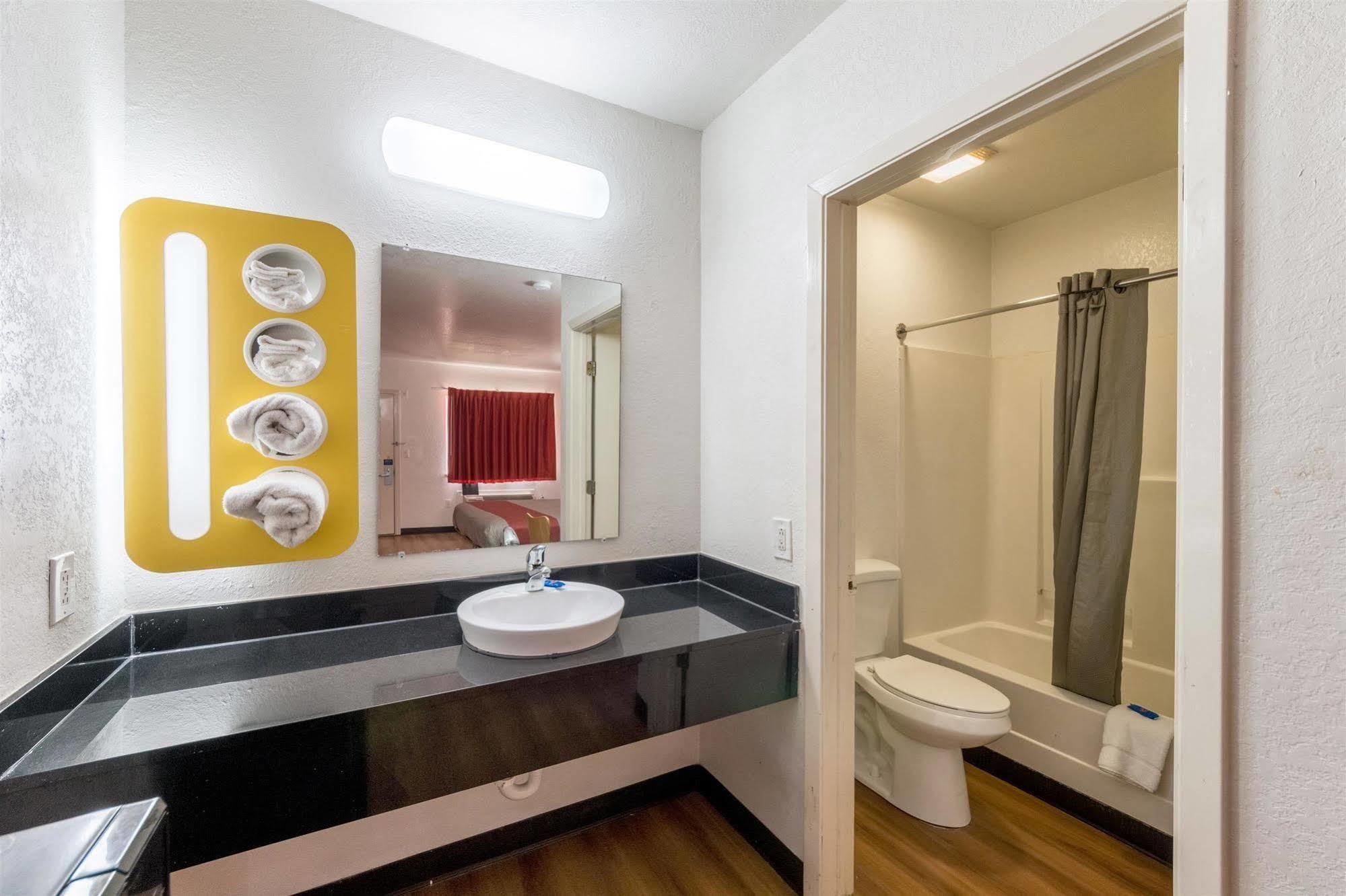 Motel 6 Seguin Tx Eksteriør billede