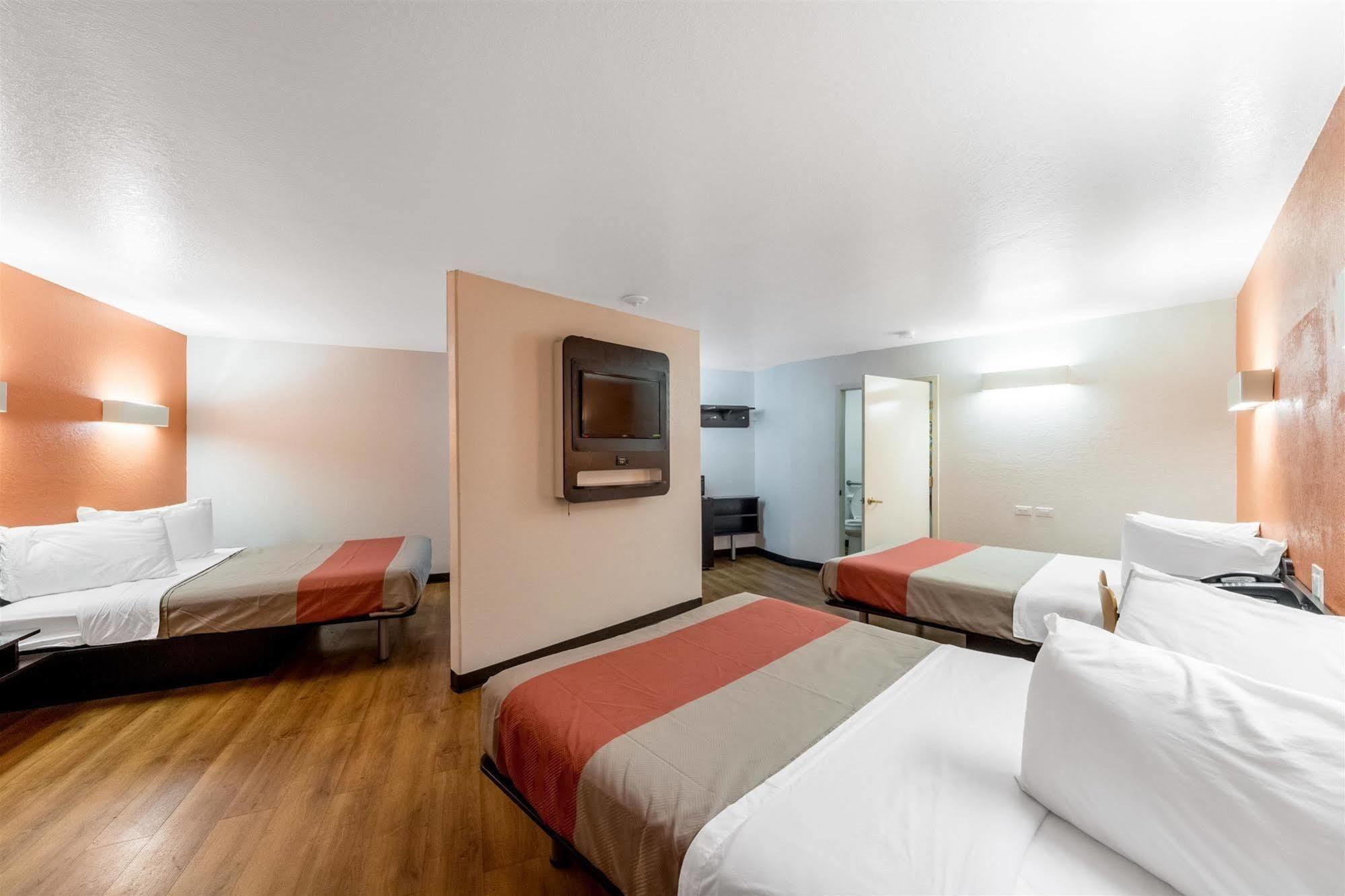 Motel 6 Seguin Tx Eksteriør billede