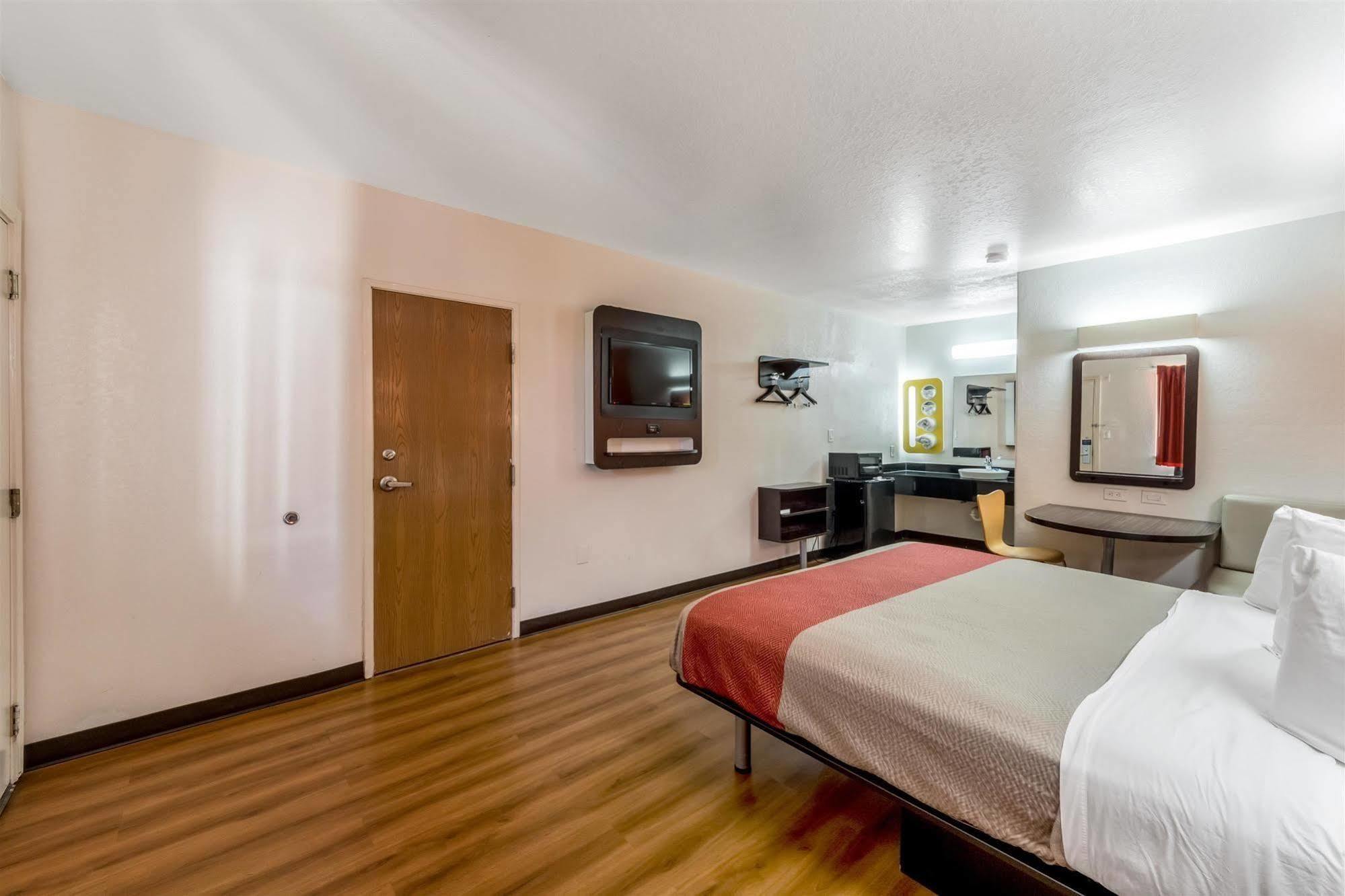 Motel 6 Seguin Tx Eksteriør billede
