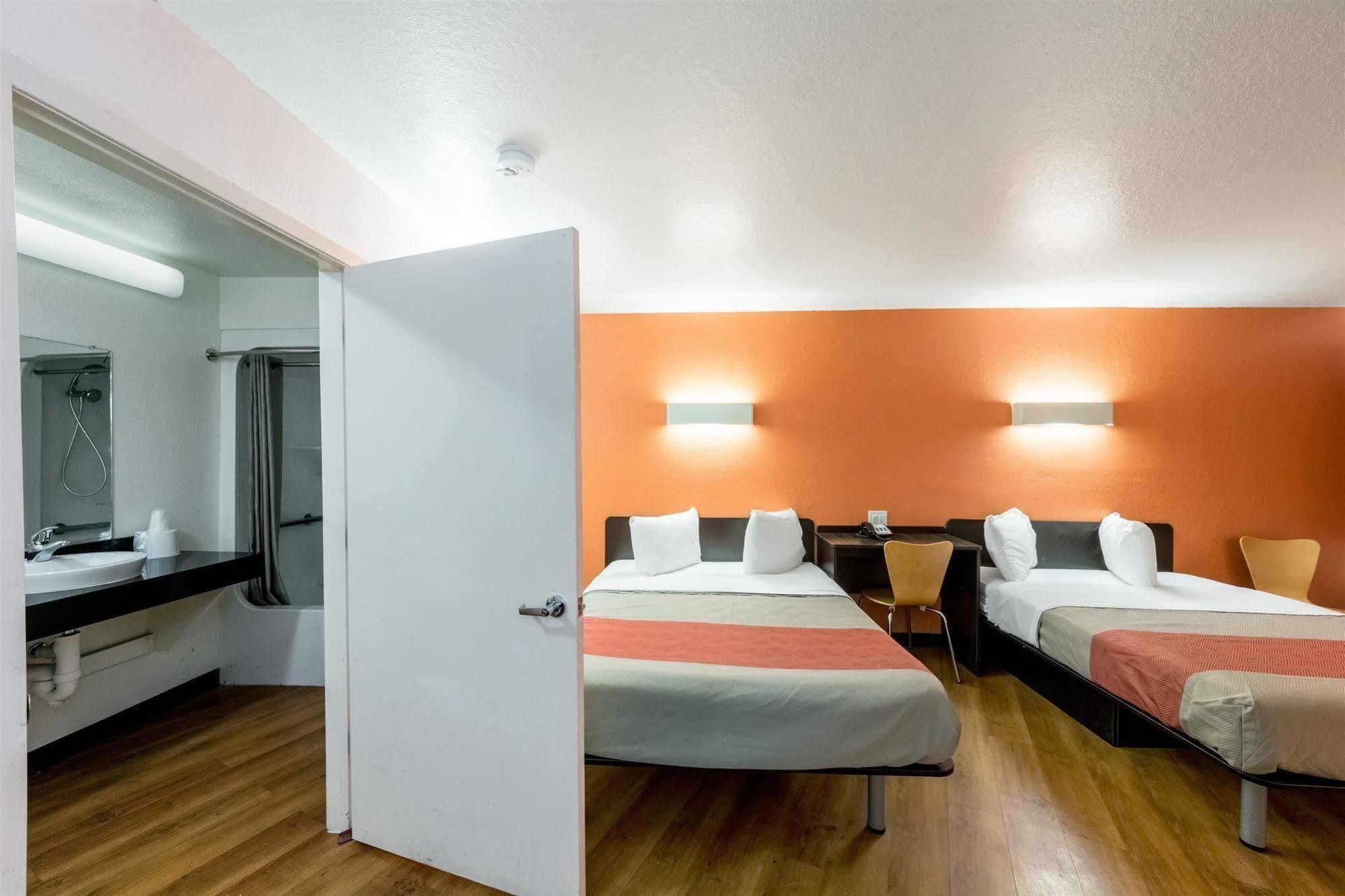 Motel 6 Seguin Tx Eksteriør billede
