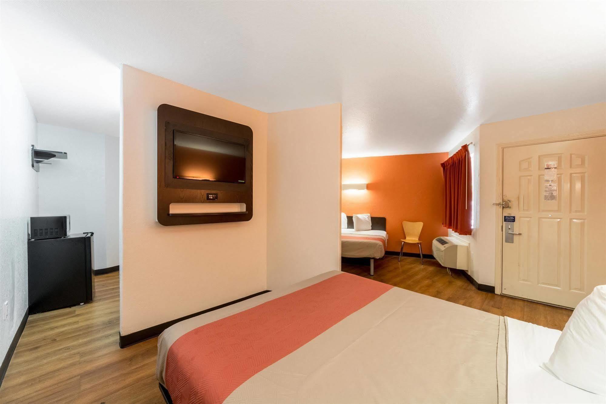 Motel 6 Seguin Tx Eksteriør billede